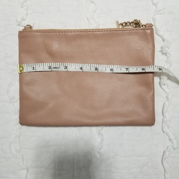 H&M Tan Convertible Wristlet Gokd Chain Closure Removable Strap NWOT - Picture 6 of 8